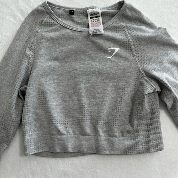 Gymshark Gray Long Sleeve Crop Top - Picture 2 of 5